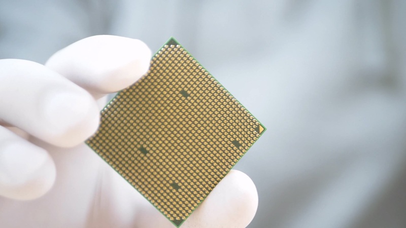 강유전체 2D 반도체 기반 광전 저항 스위칭 소자 개발 썸네일