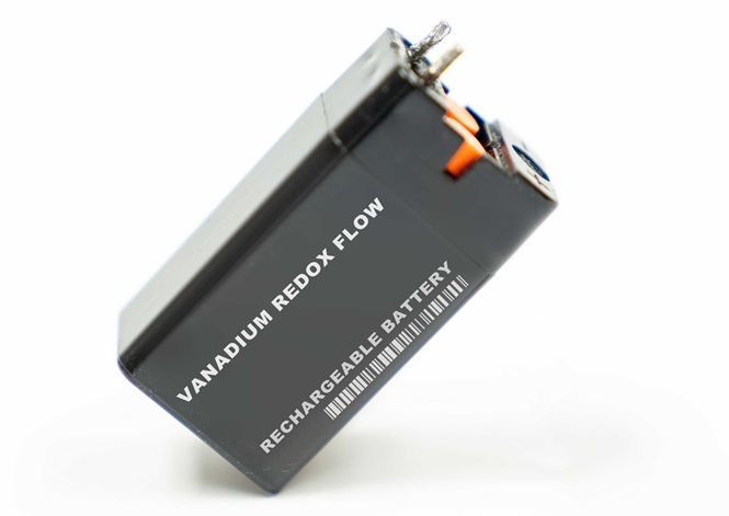 레독스 유동전지 수명과 효율을 동시에 잡는 전극 위치별 성능 분석 시스템 개발 썸네일